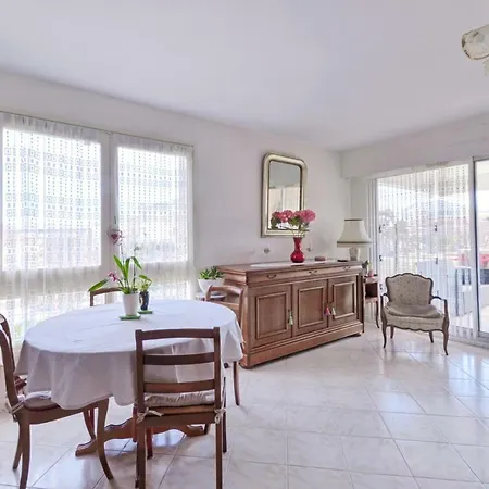 Luckey Homes - Rue Floralia Apartament *